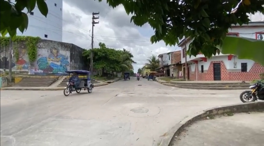 ENCAPUCHADOS ASALT4N Y SE LLEVAN 20 MIL SOLES