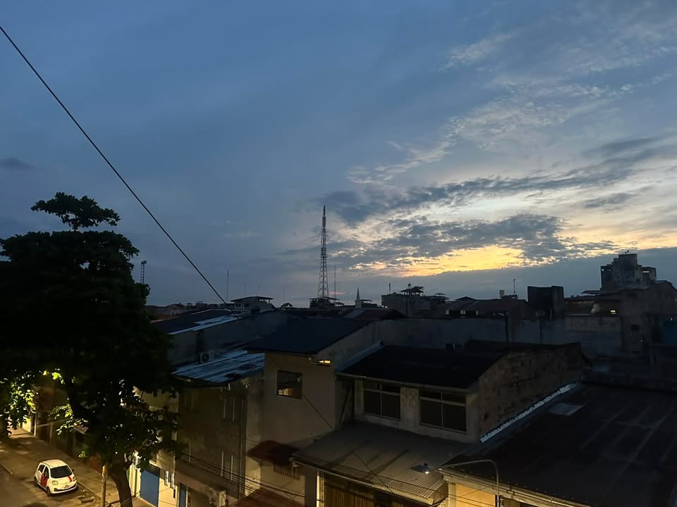 #clima | Amanecer en Iquitos. Según los pronósticos meteorológicos, será un día nublado con episodios