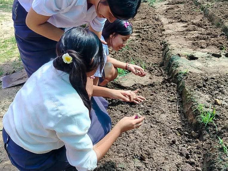 ¡MINGA COMUNAL POR ESCUELAS SOSTENIBLES!