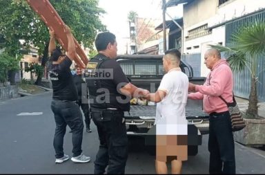 Sujeto fue encontrado ebrio y semidesnudo en la vía pública