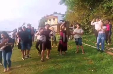 PROTESTAN EN CONTRA DE FERNANDO MELÉNDEZ POR FALSAS PROMESAS