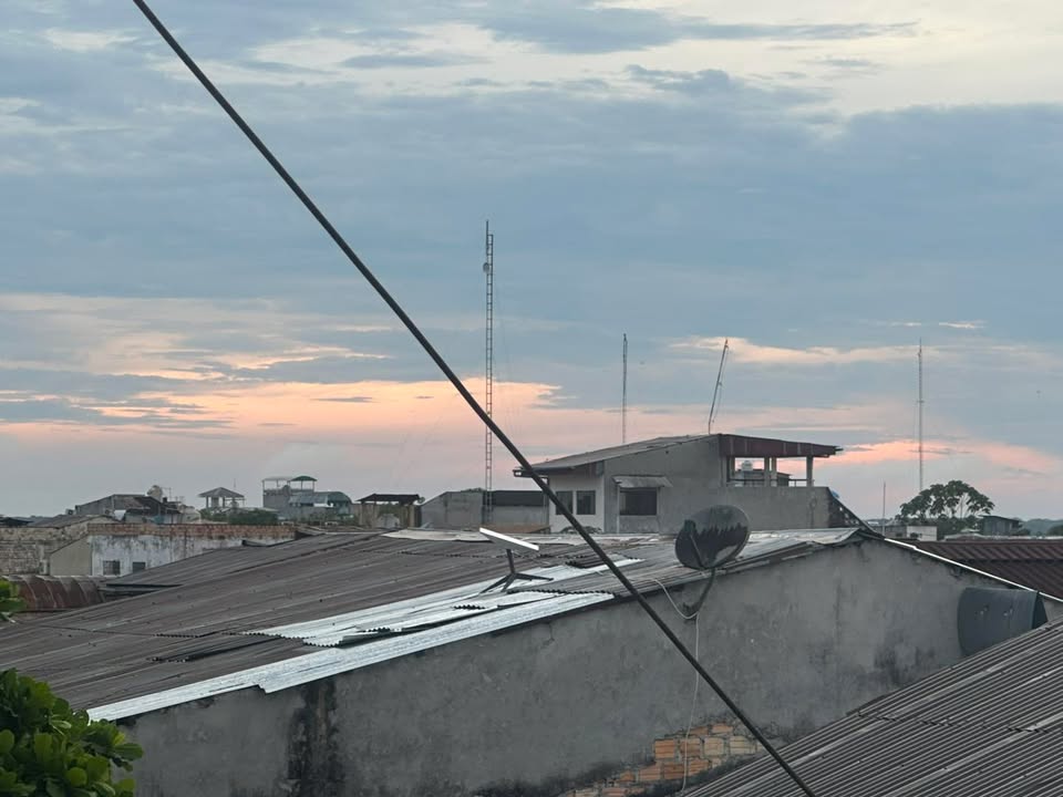 #clima | Día mayormente nublado pero caluroso y con algunos episodios de sol. Las predicciones meteorológicas señalan que incluso habrá zonas donde lloverá por la tarde.