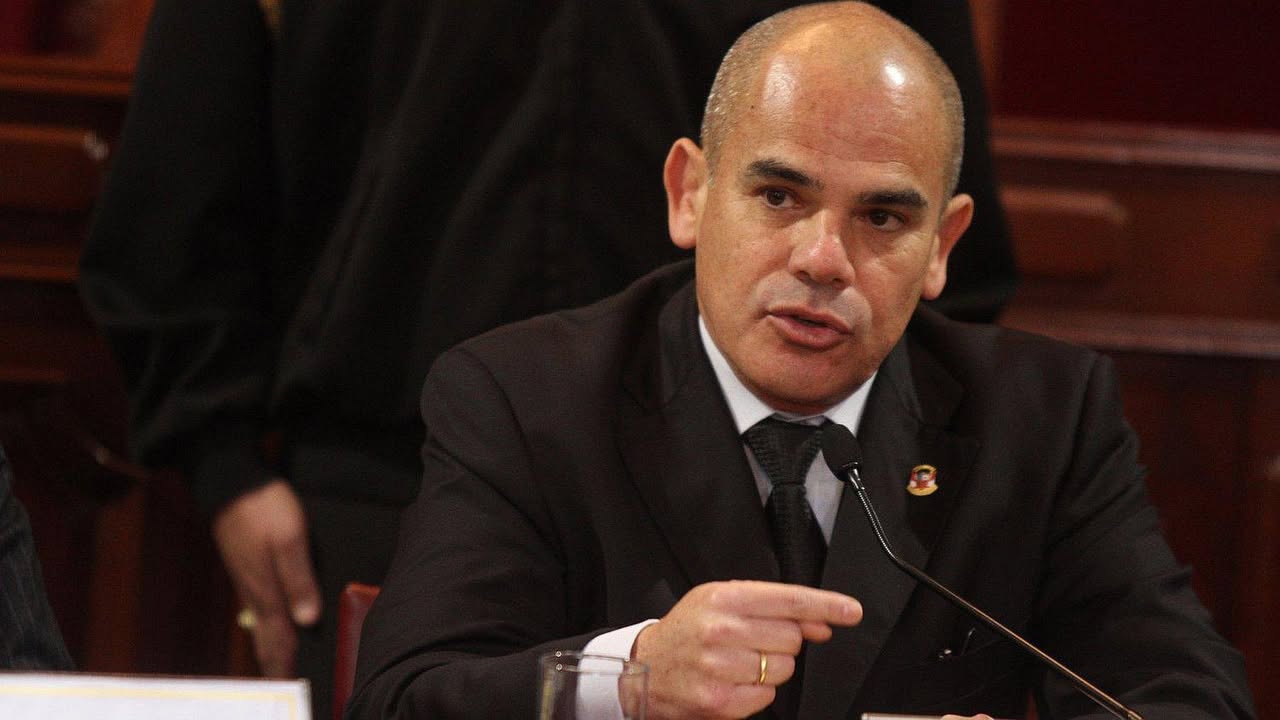 Ernesto Álvarez Miranda pidió licencia al PPC para asumir rol en el nuevo gobierno