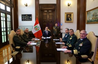 El presidente de la República se reune con las Fuerzas Armadas y la Policía Nacional del Perú.