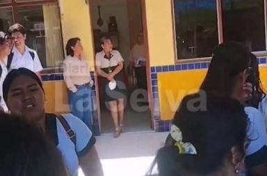 Alumnos del Pedagógico Loreto piden el regreso del exdirector Jaime Soplin Ríos