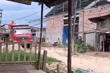 Camión rompe cable y provoca accidente eléctrico en Belén