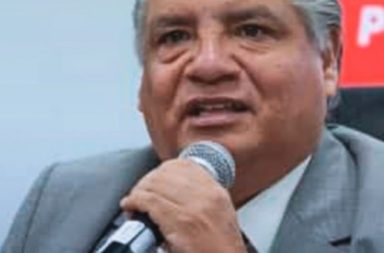 César Sandoval presenta su renuncia irrevocable al Ministerio de Transportes y Comunicaciones