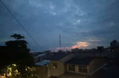 #clima | Mayormente nublado con episodios de sol, algo de lluvia y vientos de hasta 5 km/hr. Es el pronóstico meteorológico para hoy en que el amanecer llega con nubosidad, pero con temperaturas importantes.