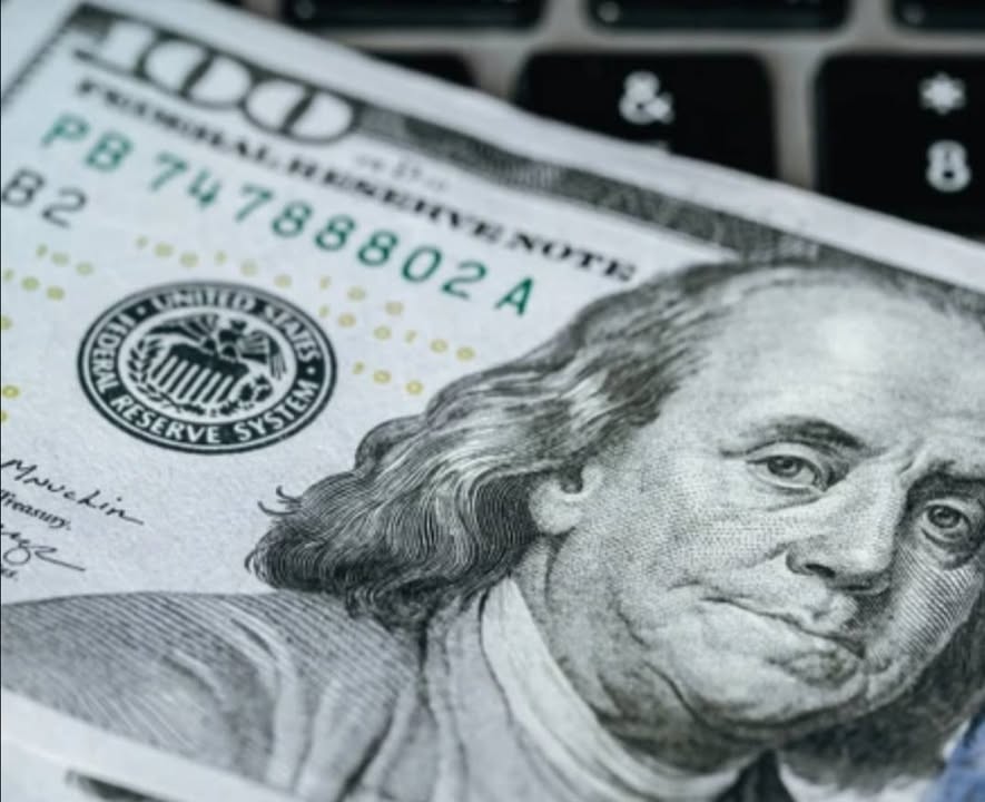 Dólar cierra en S/ 3.38 pese a la inestabilidad política