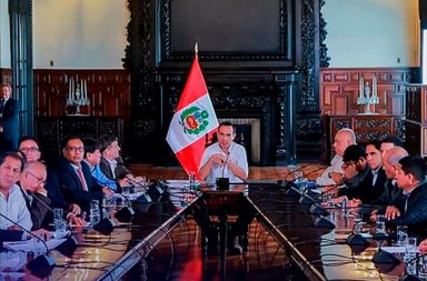 Presidente José Jerí logra acuerdo con gremios de transporte y evita paro nacional