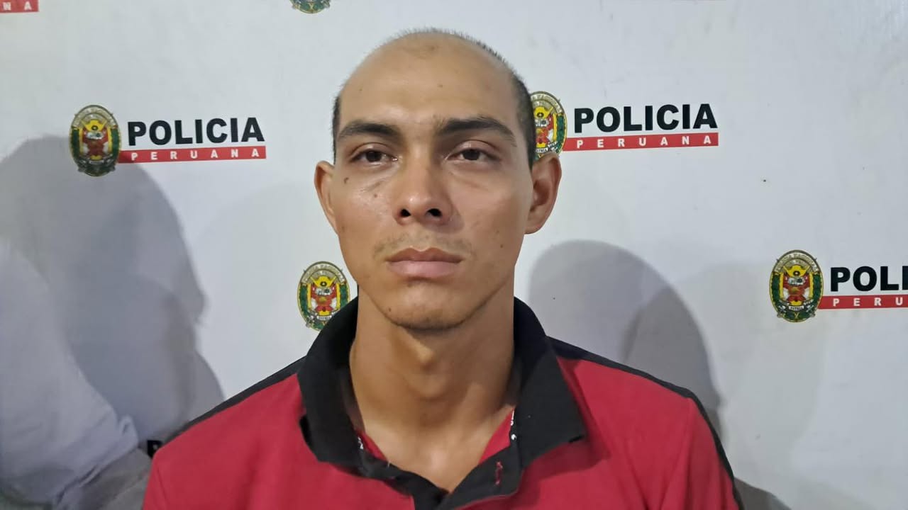 Nueve meses de prisión preventiva para hombre que envió arreglo fúnebre a policía como amenaza