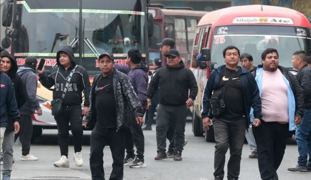 Transportistas evalúan paro tras asesinato de chofer en el Callao