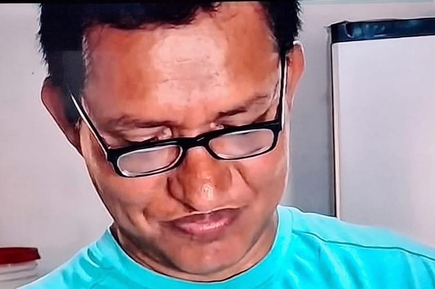 ESCÁNDALO: DEL AUTOR DE LOS MOCHA SUELDOS, LAVA PIES Y ROBA LUZ LLEGAN LOS MOCHA UÑAS - UN ECONOMISTA LORETANO QUE ES CHEF PRIVADO DE CONGRESISTA DE IZQUIERDA Y OTRO ASESOR QUE ES SU PEDICURISTA