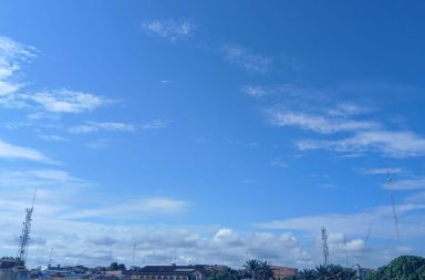 #clima | Miren este cielo sobre la Isla Bonita. Una belleza que podría señalarnos que será un día despejado, pero no, según los pronósticos meteorológicos, hoy, será una jornada, más bien, parcialmente nublada y hasta con algo de lluvias localizadas, pero no fuertes. Pero de que habrá sol, habrá.