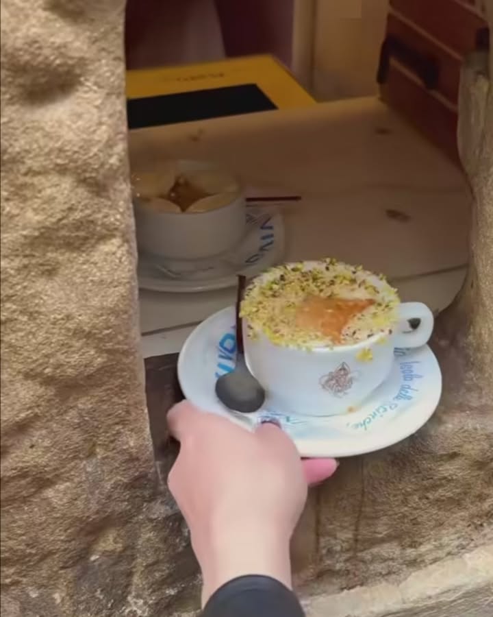 El café viral de Vivoli en Florencia