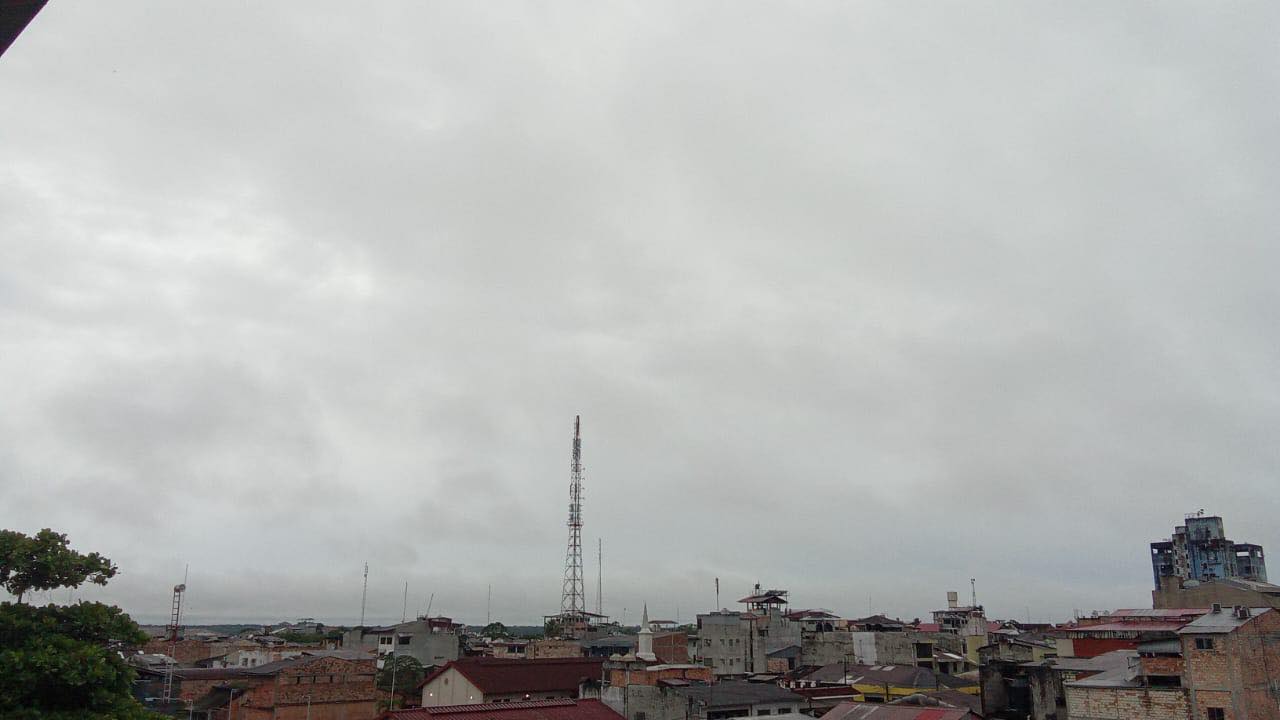 #clima | Nublado por todas partes y así continuará según los pronósticos especializados. Incluso aseguran que habrá tormentas eléctricas en la mañana y en la tarde aunque por periodos cortos.
