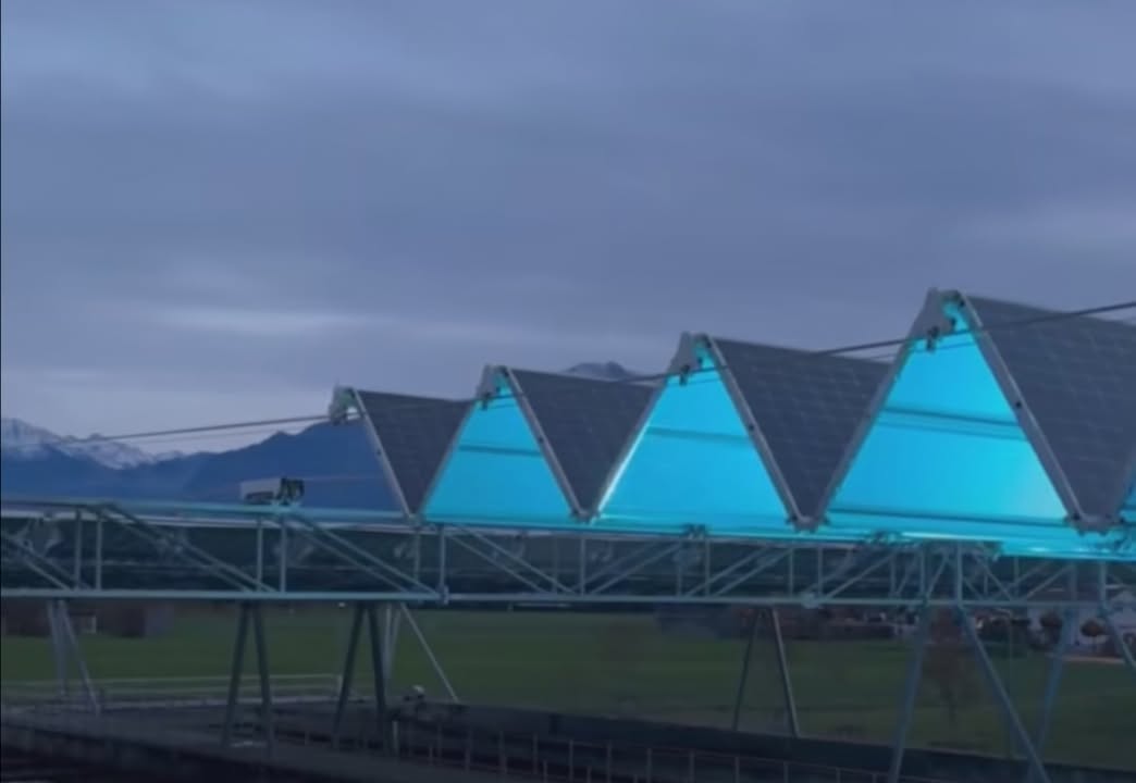 Futuro sostenible: Suiza construye el techo solar plegable más grande del mundo.