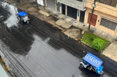 #clima | Así está Iquitos a esta hora. Cae una lluvia fina que, según los pronósticos, se intensificará durante el día y habrá tormentas eléctricas localizadas. Se recomienda manejar con cuidado.