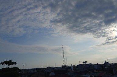 #clima | Así está el cielo de Iquitos a esta hora y los pronósticos meteorológicos señalan que será un día soleado y con calor, aunque con episodios nublados.