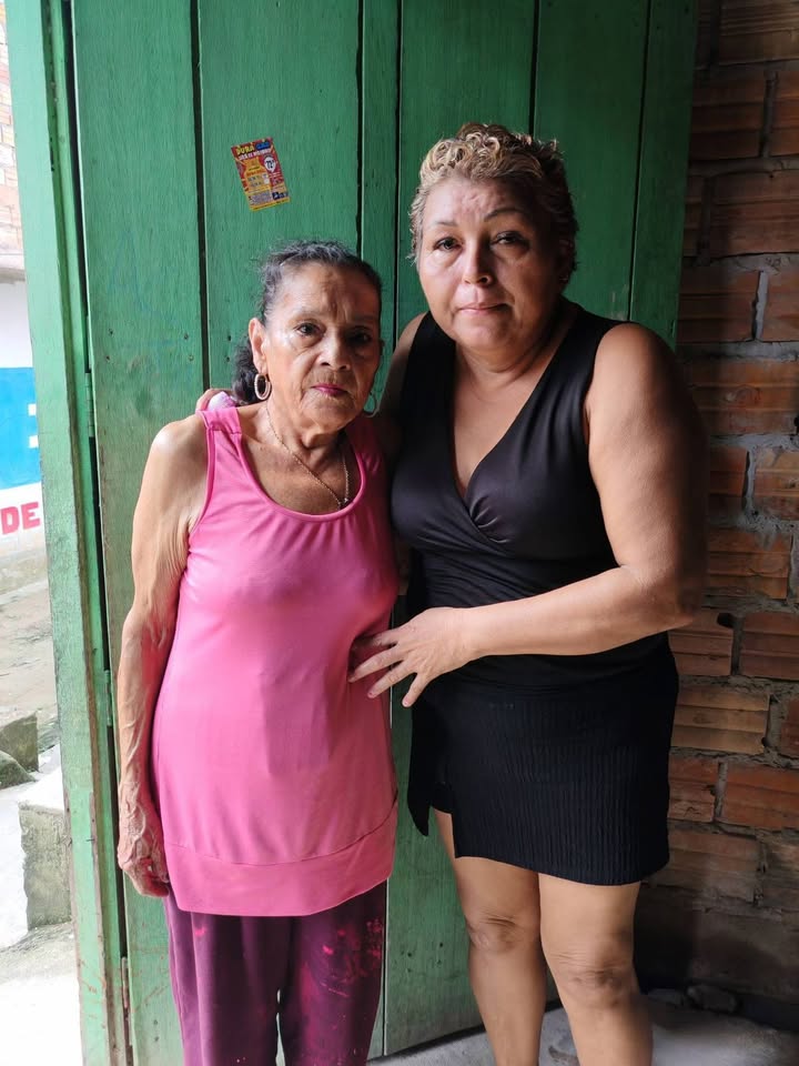 APOYO SOCIAL A MARY BAND