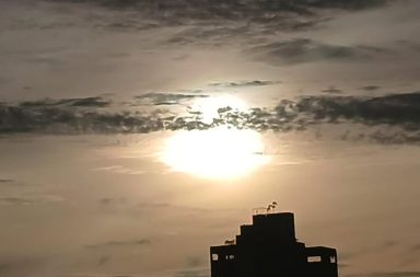 #clima | Parcialmente soleado es lo que dicen los pronósticos del tiempo para hoy en Iquitos. Habrá nubarrones también, pero las temperaturas variarán y serán altas.