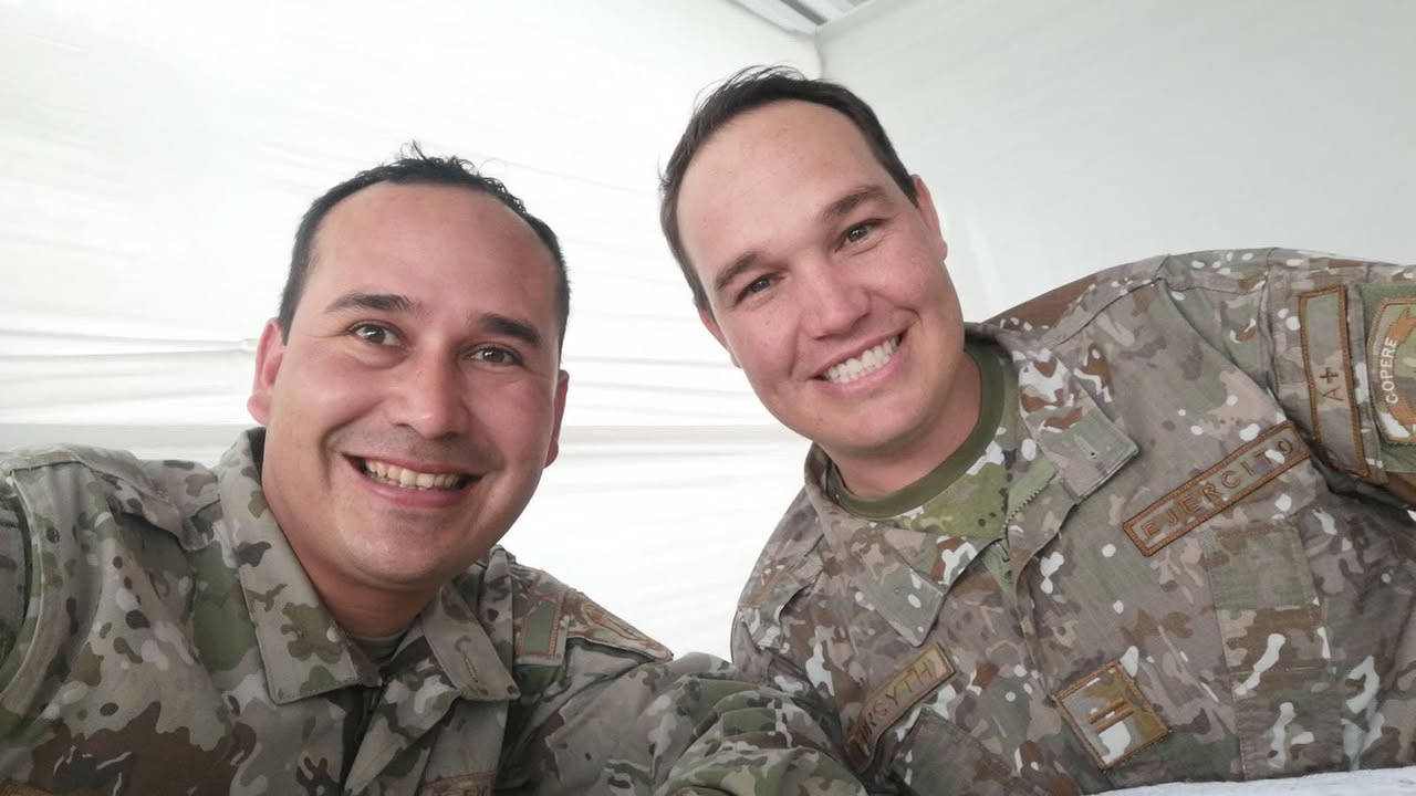 Forsyth es íntimo amigo del edecán de general EP César Briceño y busca acomodarlo