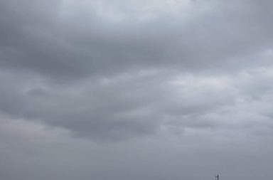 #clima | Con lloviznas localizadas amaneció Iquitos y esta condición seguirá de manera intermitente a lo largo del día. Los pronósticos meteorológicos señalan que será una jornada mayormente nublada, con asomos de sol.