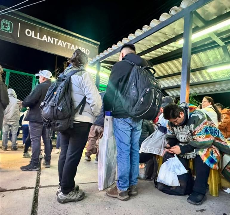 Imágenes del choque de trenes en Cusco que dejó un fallecido, 36 heridos y pasajeros varados