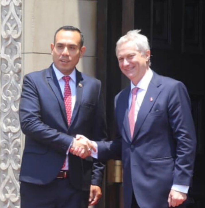 José Antonio Kast llega a Palacio para reunirse con José Jeri