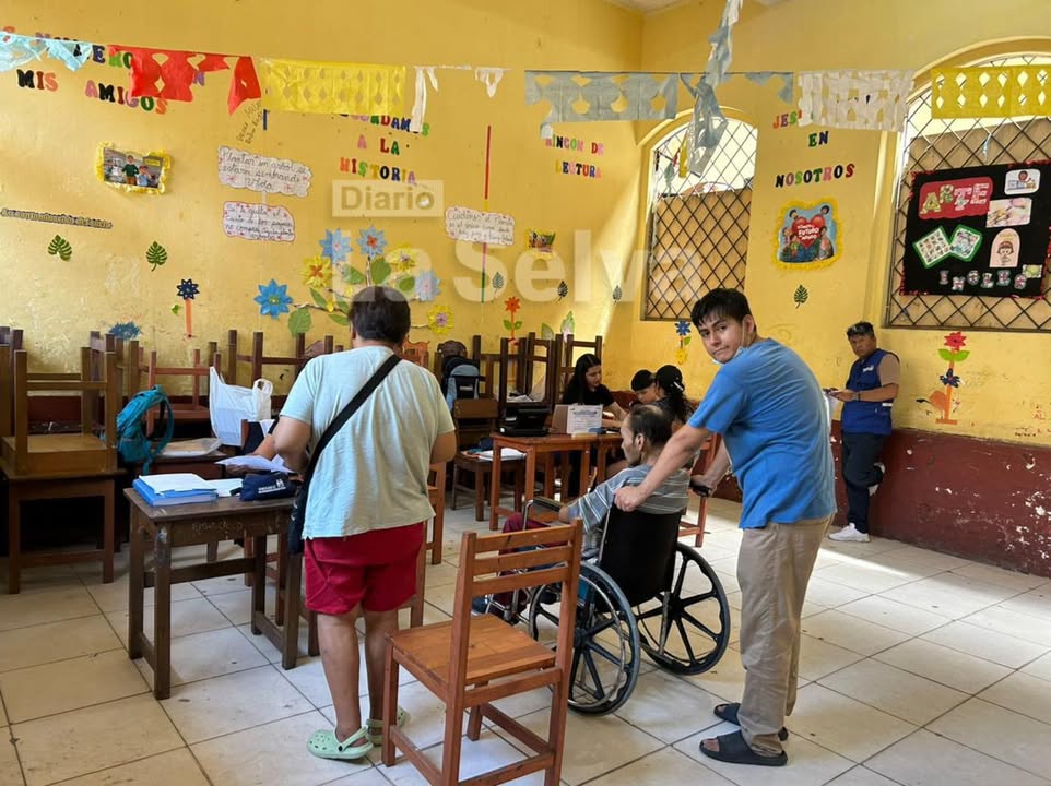 REALIZAN CAMPAÑA GRATUITA DE DNI EN EL COLEGIO FERNANDO LORES TENAZOA