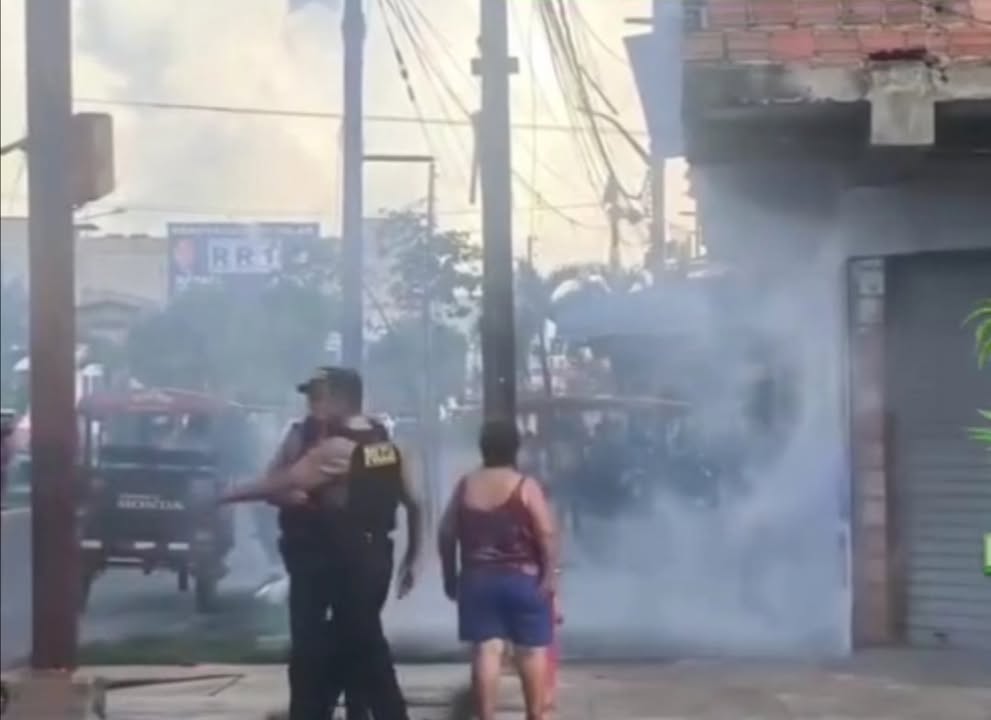 Policía controla amago de incendio en inmueble cerrado en Iquitos