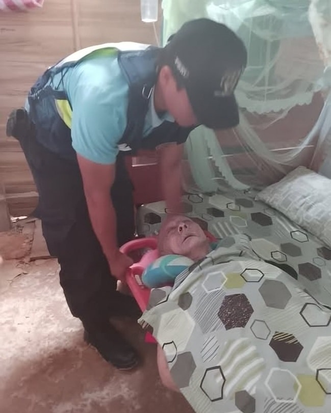 Serenazgo auxilia a adulto mayor y lo traslada a hospital EsSalud