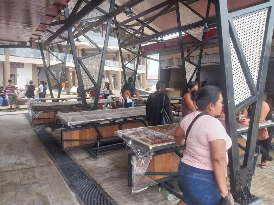 Vendedoras de Bella Vista Nanay estrenan puestos en la Marina Turística