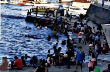 ESTARÍAN COBRANDO 3 SOLES PARA BAÑARSE EN EL NANAY FRENTE A LA MARINA TURÍSTICA