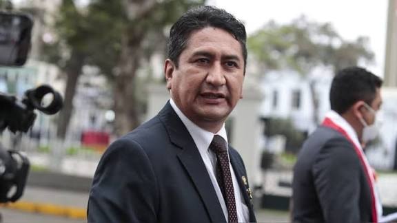 Vladimir Cerrón participa de actividad partidaria en Iquitos de forma virtual