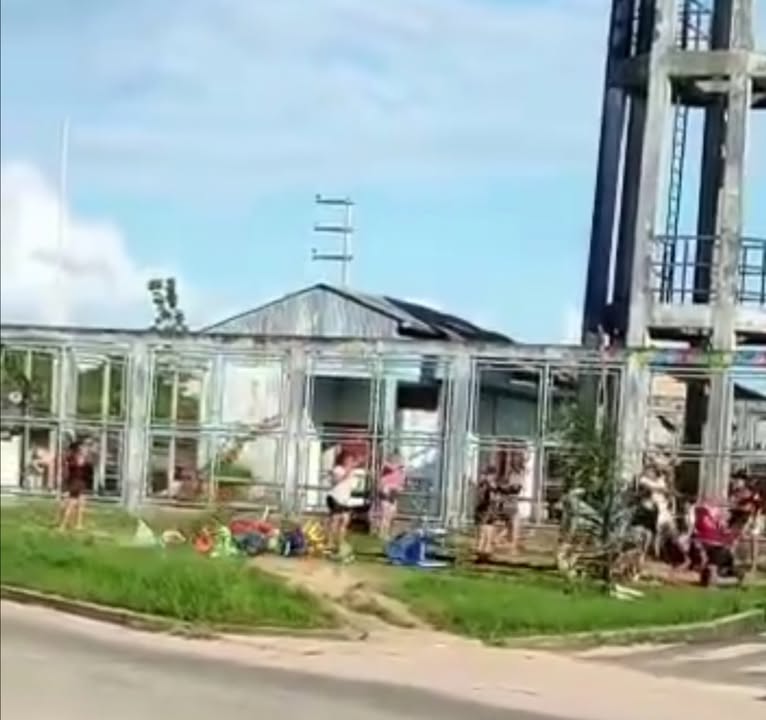 Otra humisha se vino abajo en Rumococha y el carnaval siguió entre risas y masato