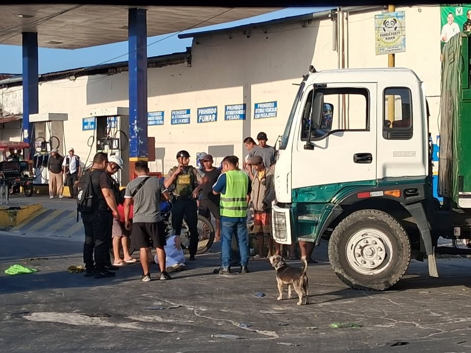 Enfermera resulta gravemente herida tras ser embestida por camión