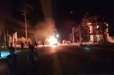 A ESTA HORA, Cuba en la calle, tomaron la sede del partido comunista