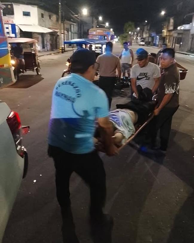 Motociclista internado en UCI tras despiste en céntrica calle de Iquitos.