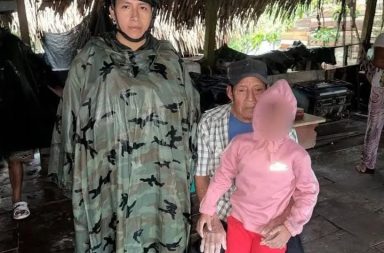 Rescatan con vida a adulto mayor y menor desaparecidos en el río Ucayali.