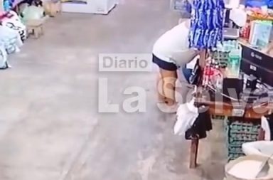En Nauta, cámaras registran hurto en establecimiento comercial.