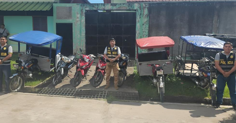 Policía recupera 17 vehículos en operativos en Mazán e Indiana.
