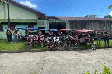 Policía recupera 17 vehículos durante operativos en Mazán e Indiana.