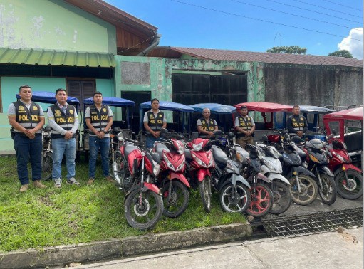 Policía recupera 17 vehículos en operativos en Mazán e Indiana.