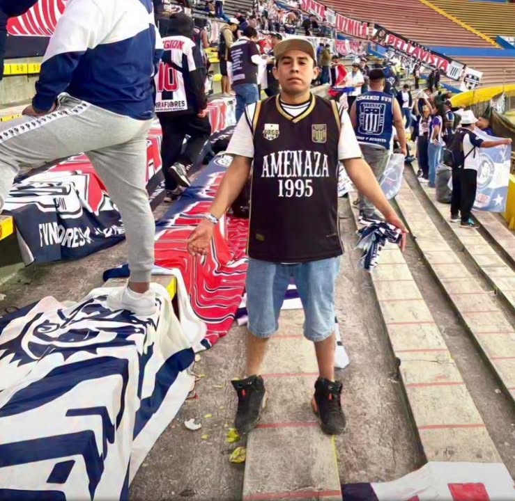 Está es la última foto que se tomó Ronny Corretero Cueva, el...