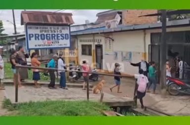 Largas colas en el Centro de Salud Progreso.