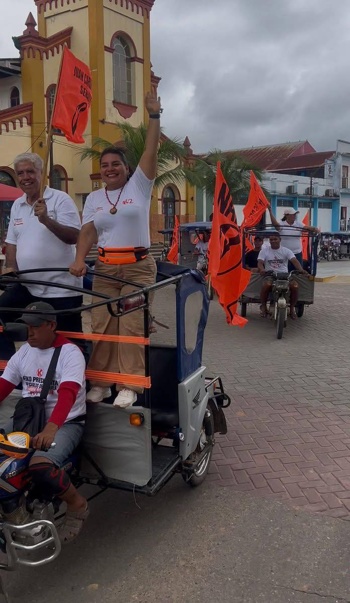 REQUENA SE PINTÓ DE NARANJA