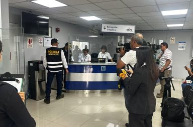 Personal de la @DircocorP y @FiscaliaPeru realiza diligencias en la ONPE y...