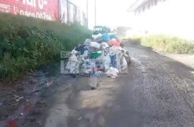 Vecinos de Belén denuncian aguas servidas frente a colegio