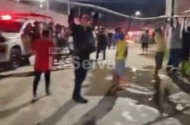 Vecinos héroes evitan que incendio se propague en Iquitos.